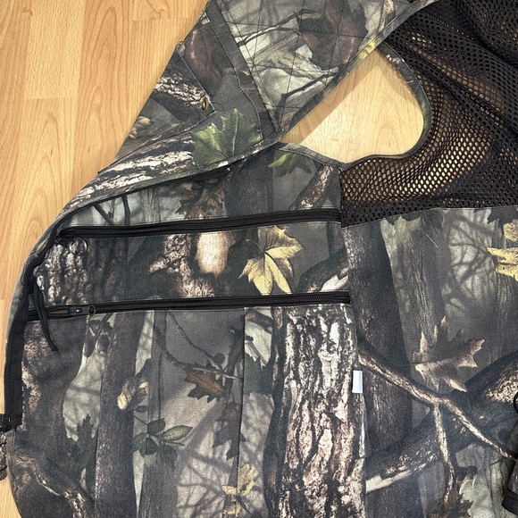 Cabela's Camouflage Hunting Vest - Picture 6 of 8